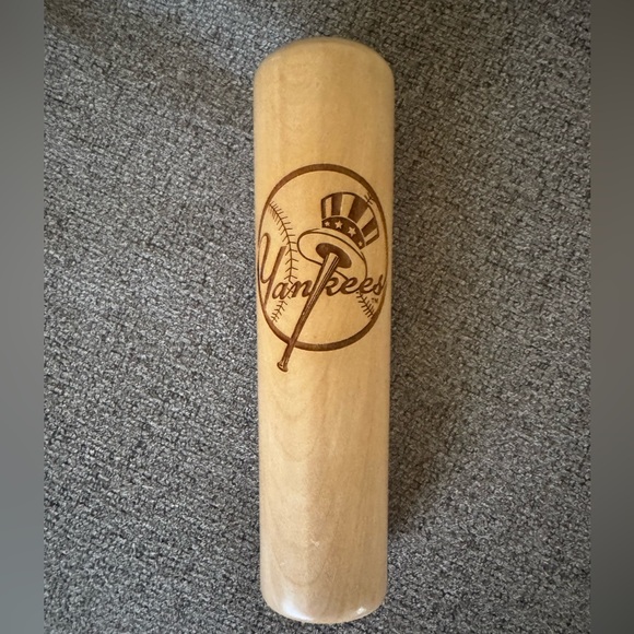 New York Yankees Other - Yankees Dugout Mug